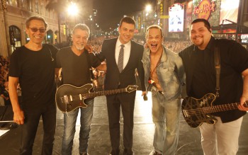 la-et-ms-van-halen-jimmy-kimmel-live-hollywood-blvd-david-lee-roth-20150331