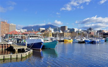 Hobart-harbour_2458555b