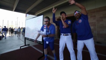 munenori-kawasaki-leads-cubs-in-aerosmith-karaoke