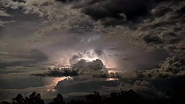 オーストラリア ライフスタイル＆ビジネス研究所：西オーストラリア州キンバリー地域で撮影された圧巻なまでの雷雲
