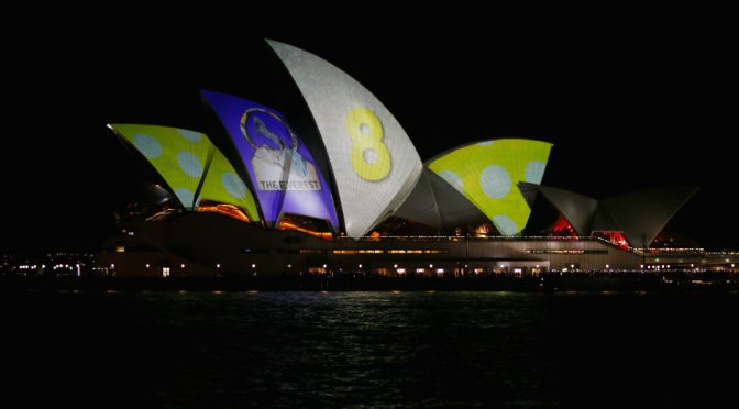 オーストラリア ライフスタイル & ビジネス研究所：オペラハウスに競馬広告強行で抗議活動