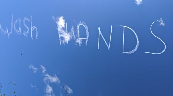オーストラリア ライフスタイル＆ビジネス研究所：シドニー上空に出現した「Wash HANDS」のメッセージ