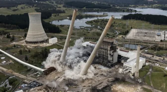 オーストラリア ライフスタイル＆ビジネス研究所：リスゴーの火力発電所を爆破解体、跡地は再生可能エネルギー拠点に