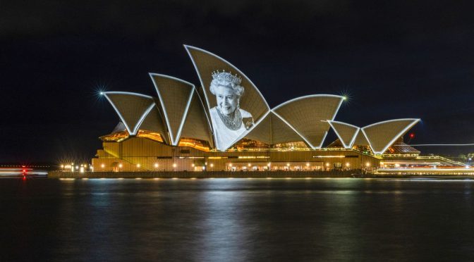 オーストラリア ライフスタイル＆ビジネス研究所：9月22日を女王服喪の休日に。2022年1回きり