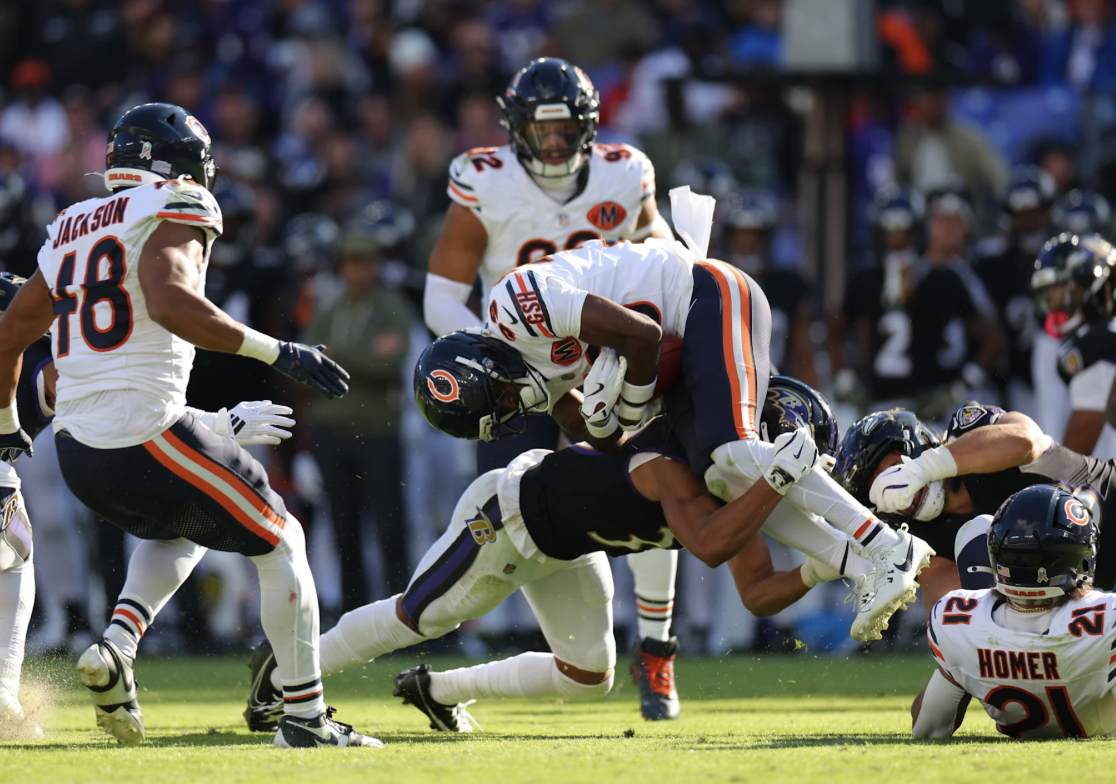 シカゴ・ベアーズ、レイブンズに不完全燃焼に敗れ4勝3敗：NFL 2025